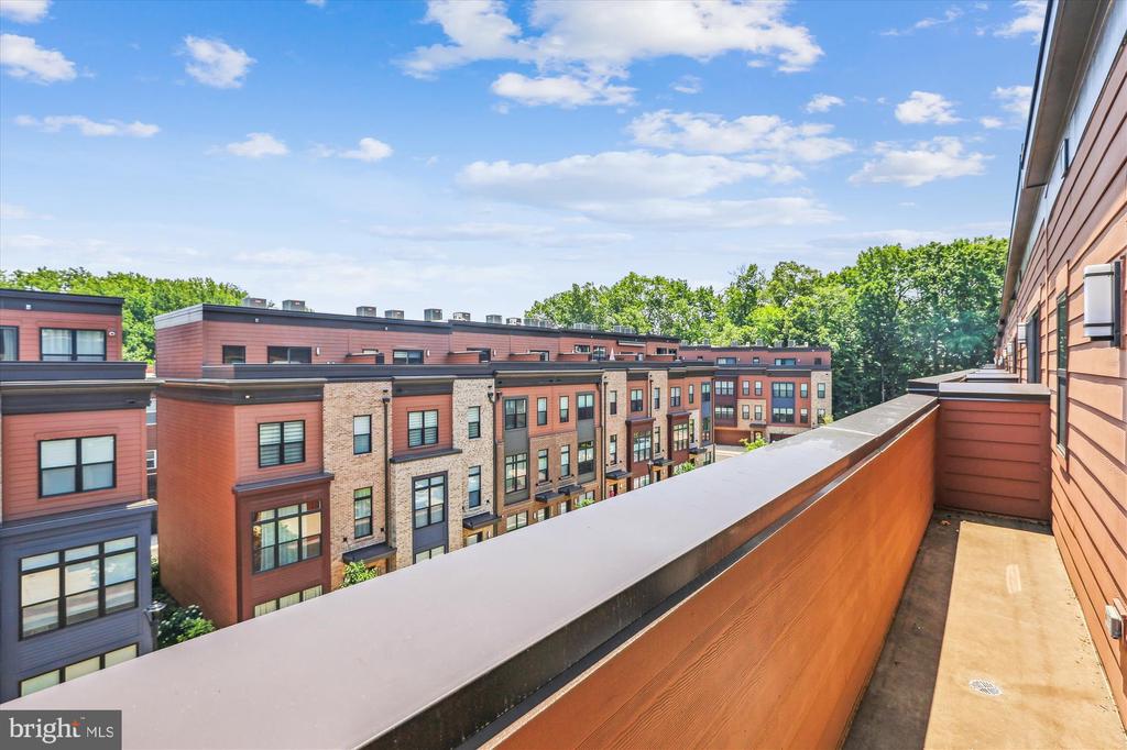 3538 SUTTON HEIGHTS CIRCLE