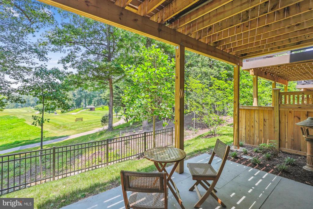 3538 SUTTON HEIGHTS CIRCLE
