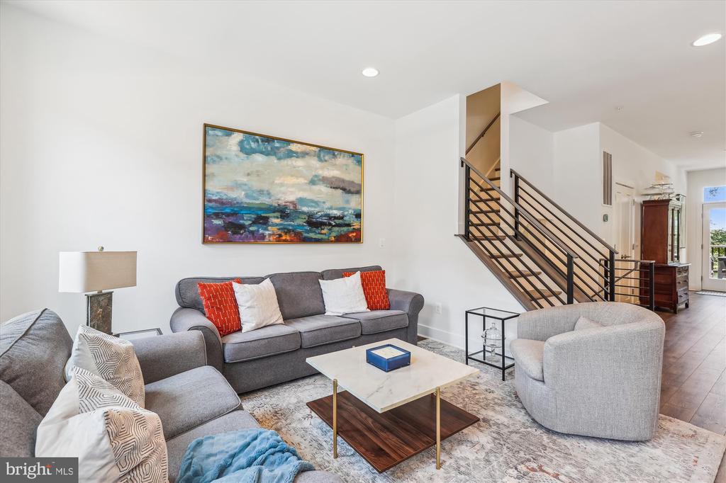 3538 SUTTON HEIGHTS CIRCLE