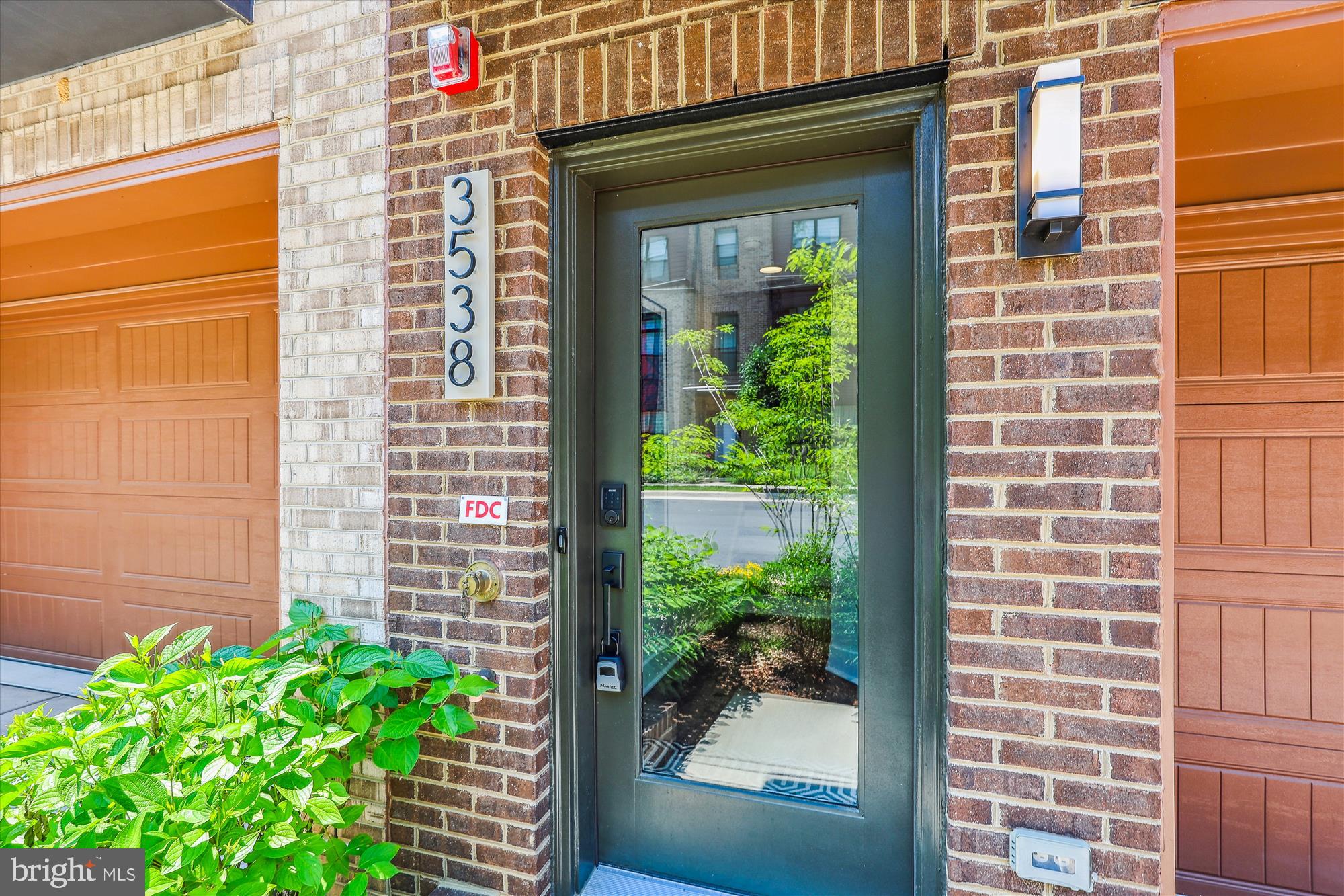 3538 SUTTON HEIGHTS CIRCLE