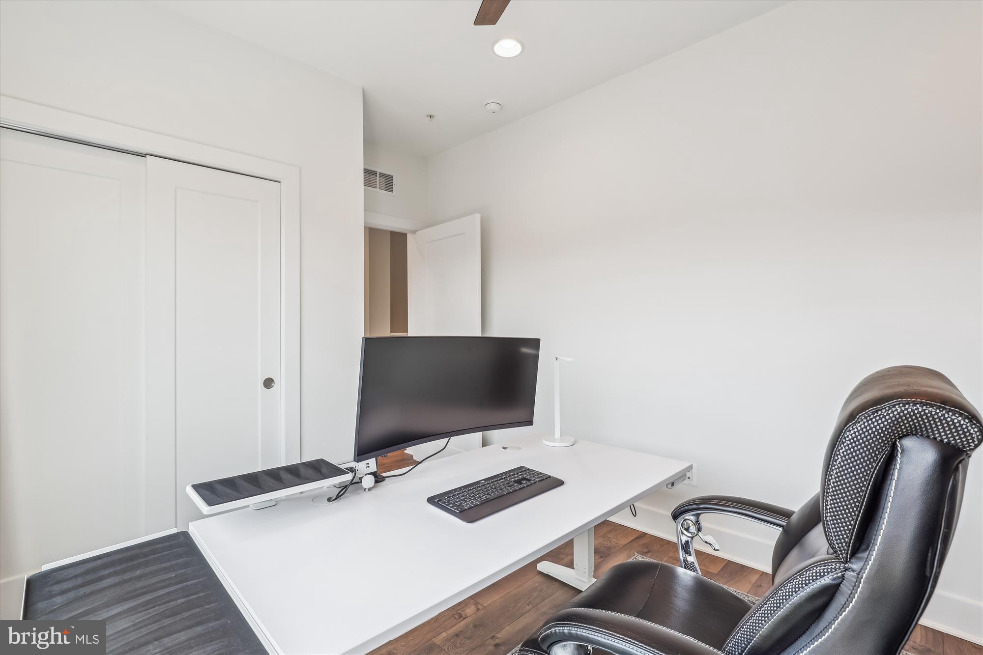 3538 SUTTON HEIGHTS CIRCLE