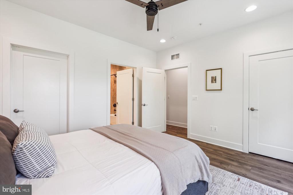 3538 SUTTON HEIGHTS CIRCLE
