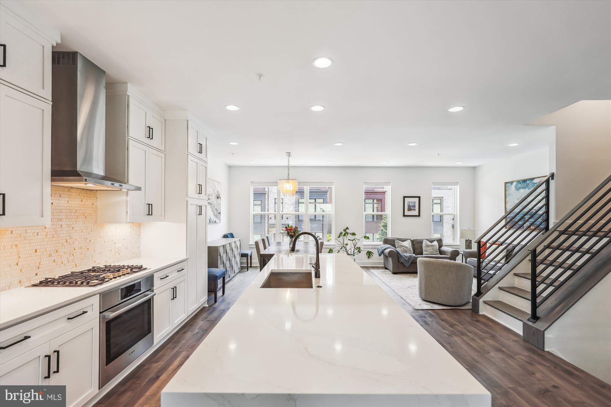 3538 SUTTON HEIGHTS CIRCLE