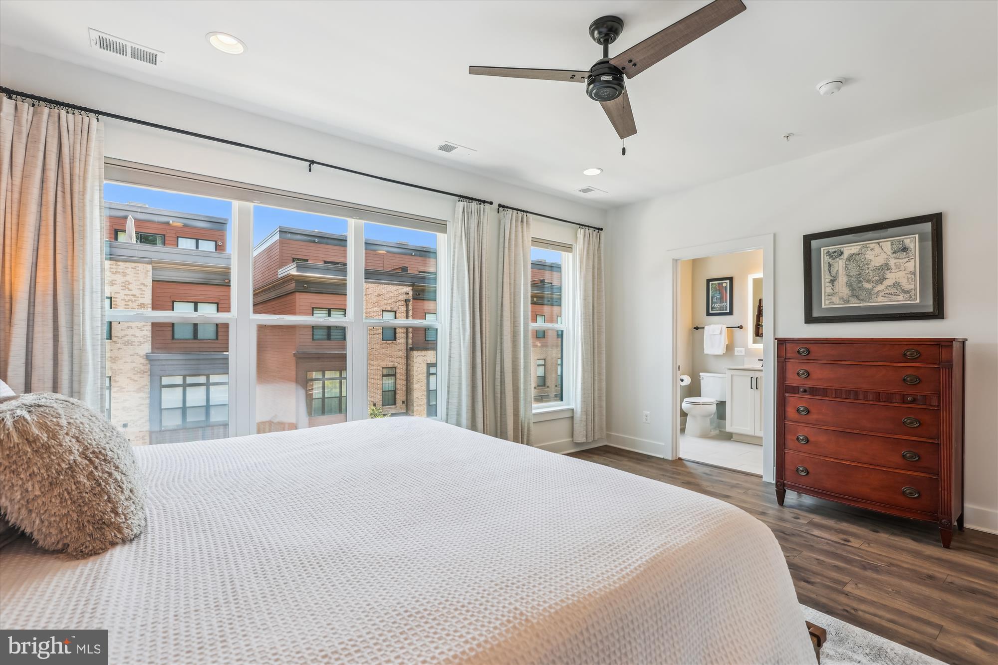 3538 SUTTON HEIGHTS CIRCLE