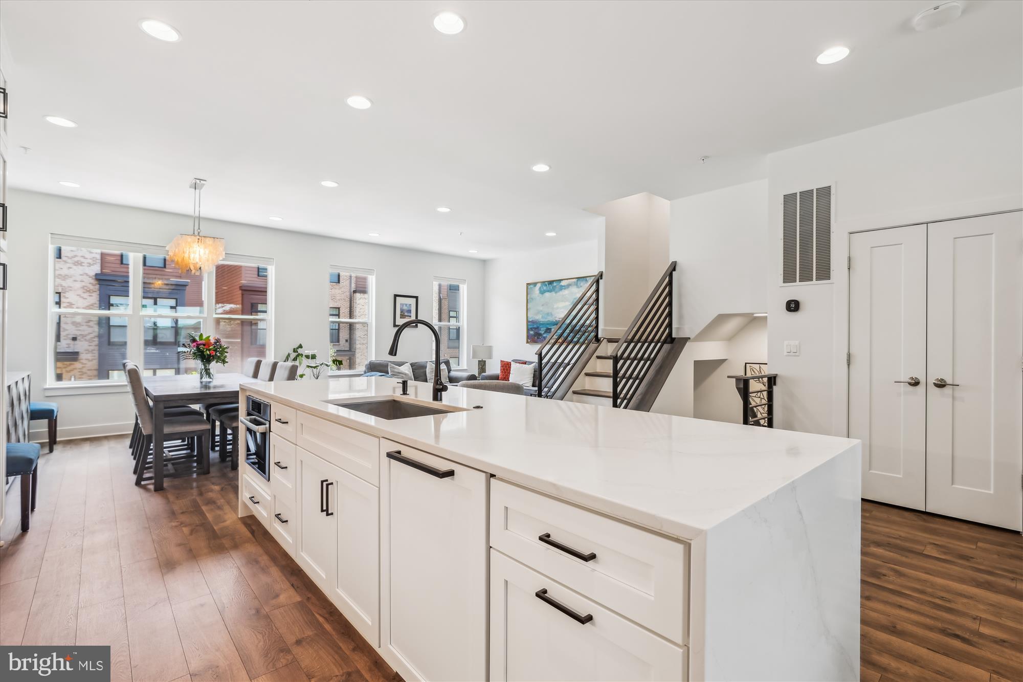 3538 SUTTON HEIGHTS CIRCLE