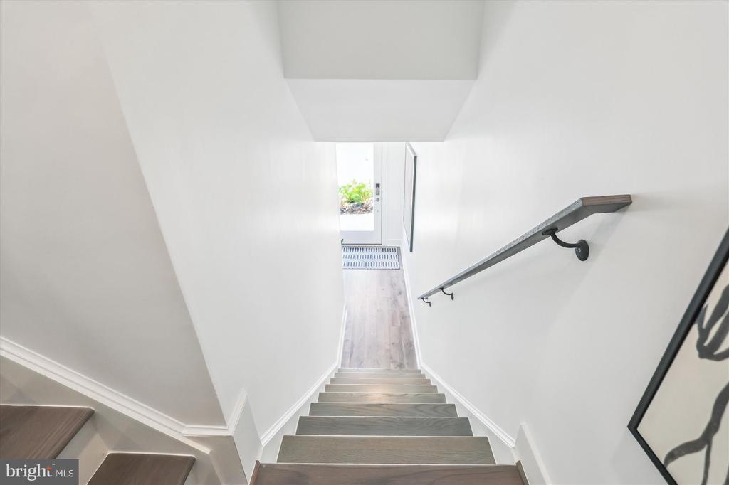 3538 SUTTON HEIGHTS CIRCLE