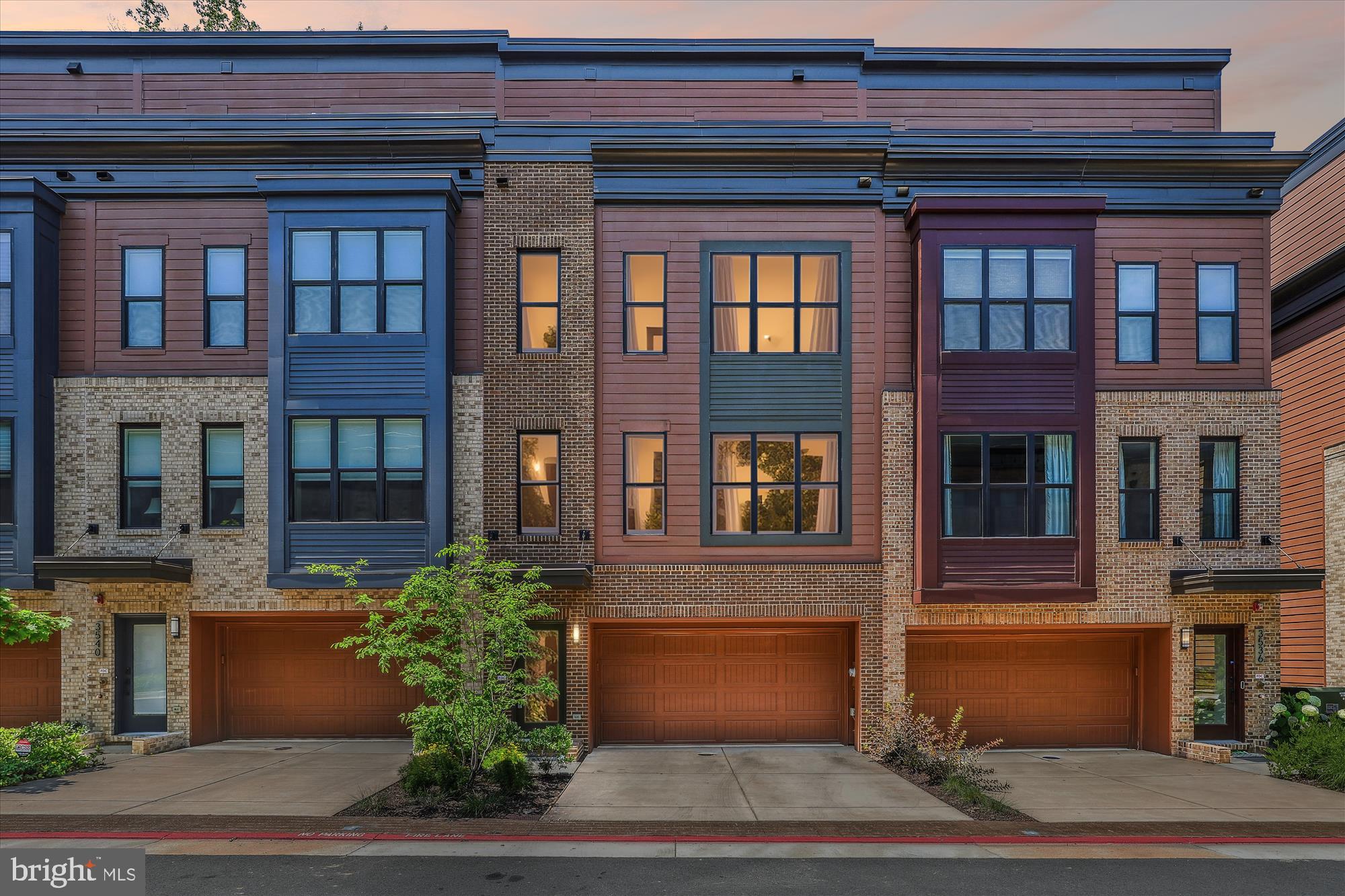 3538 SUTTON HEIGHTS CIRCLE