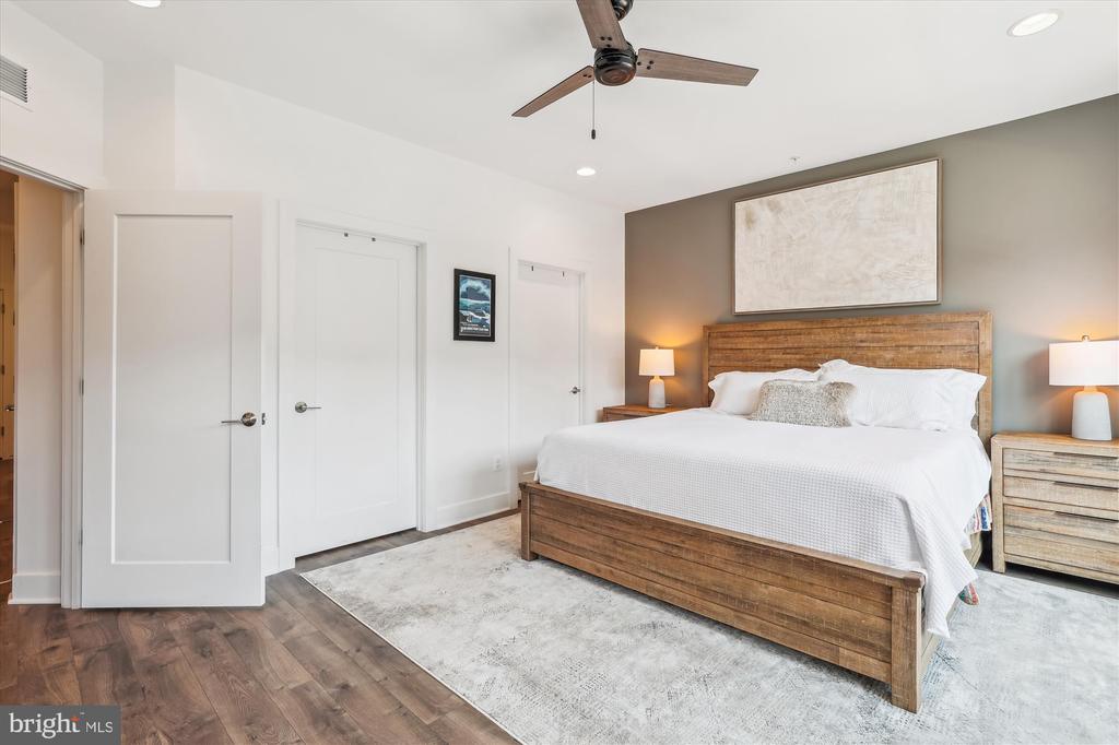 3538 SUTTON HEIGHTS CIRCLE
