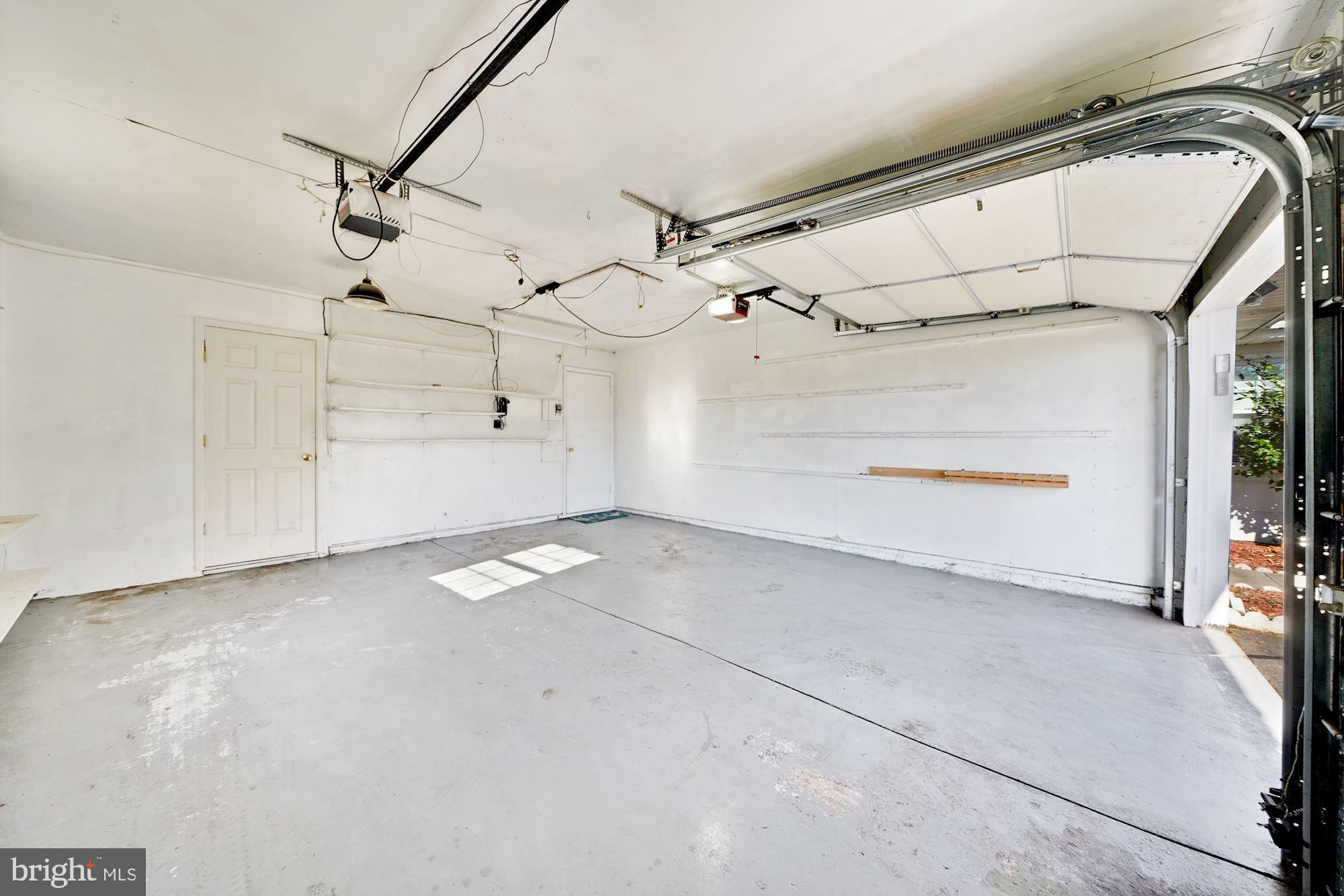4102 PLAZA LANE