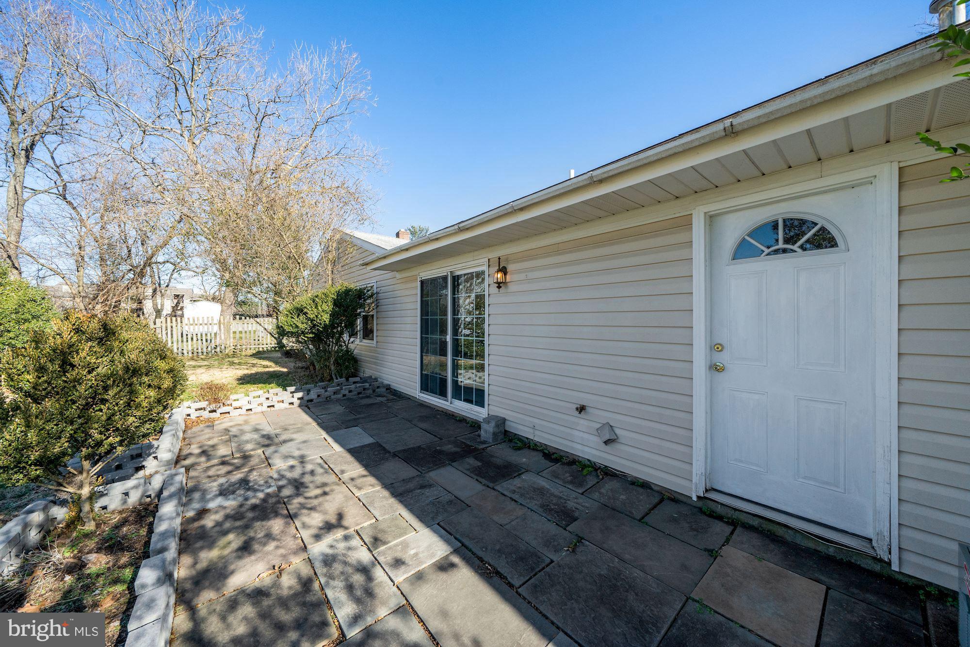4102 PLAZA LANE