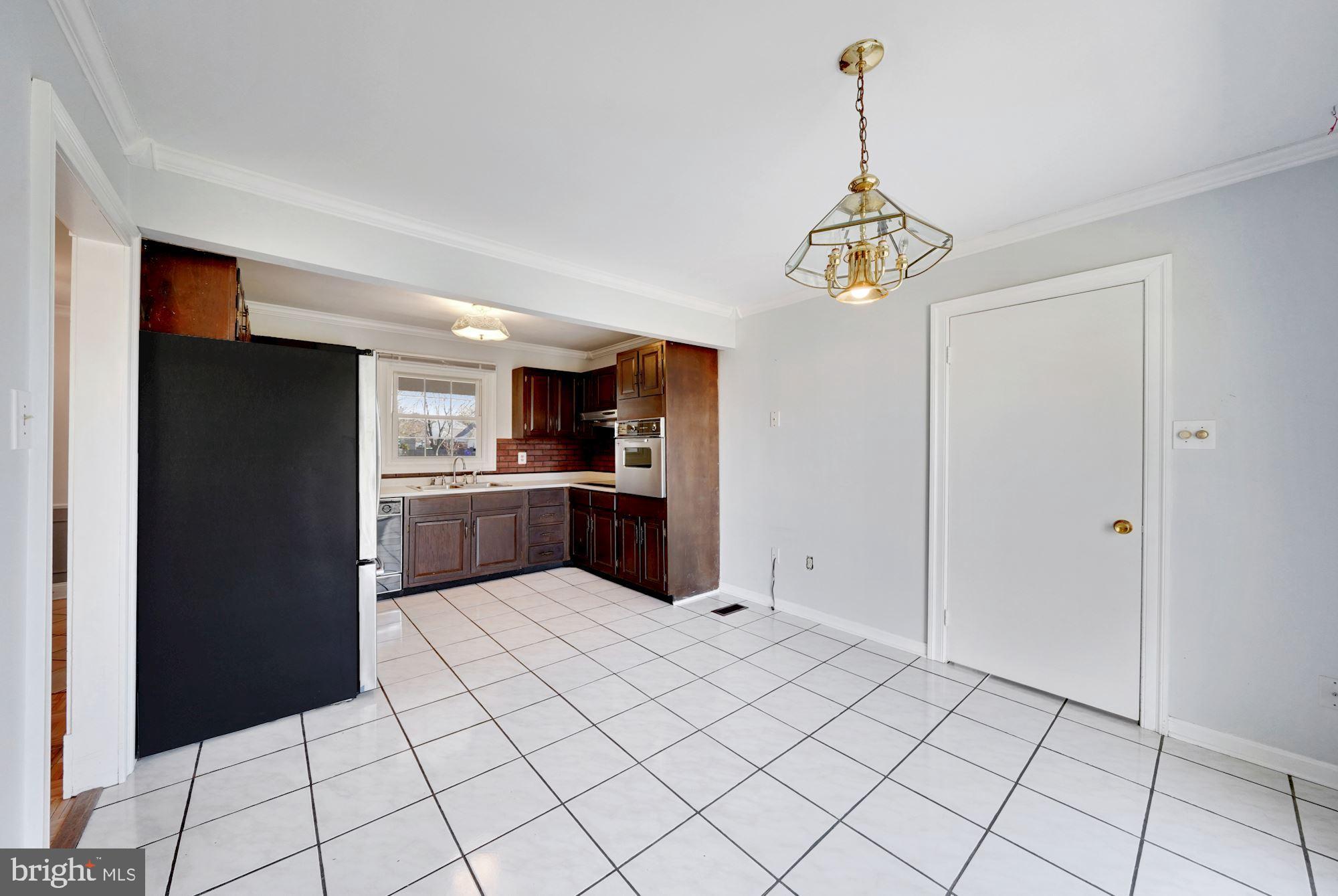 4102 PLAZA LANE