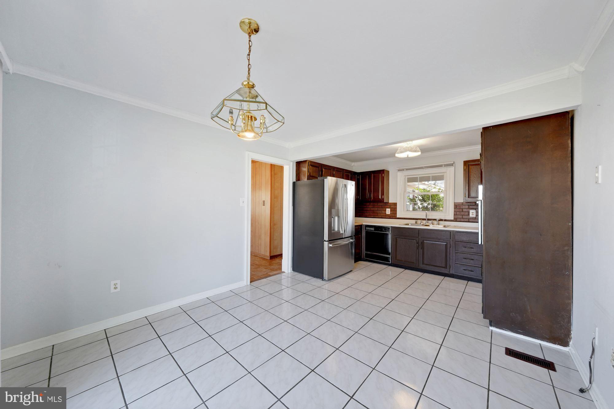 4102 PLAZA LANE