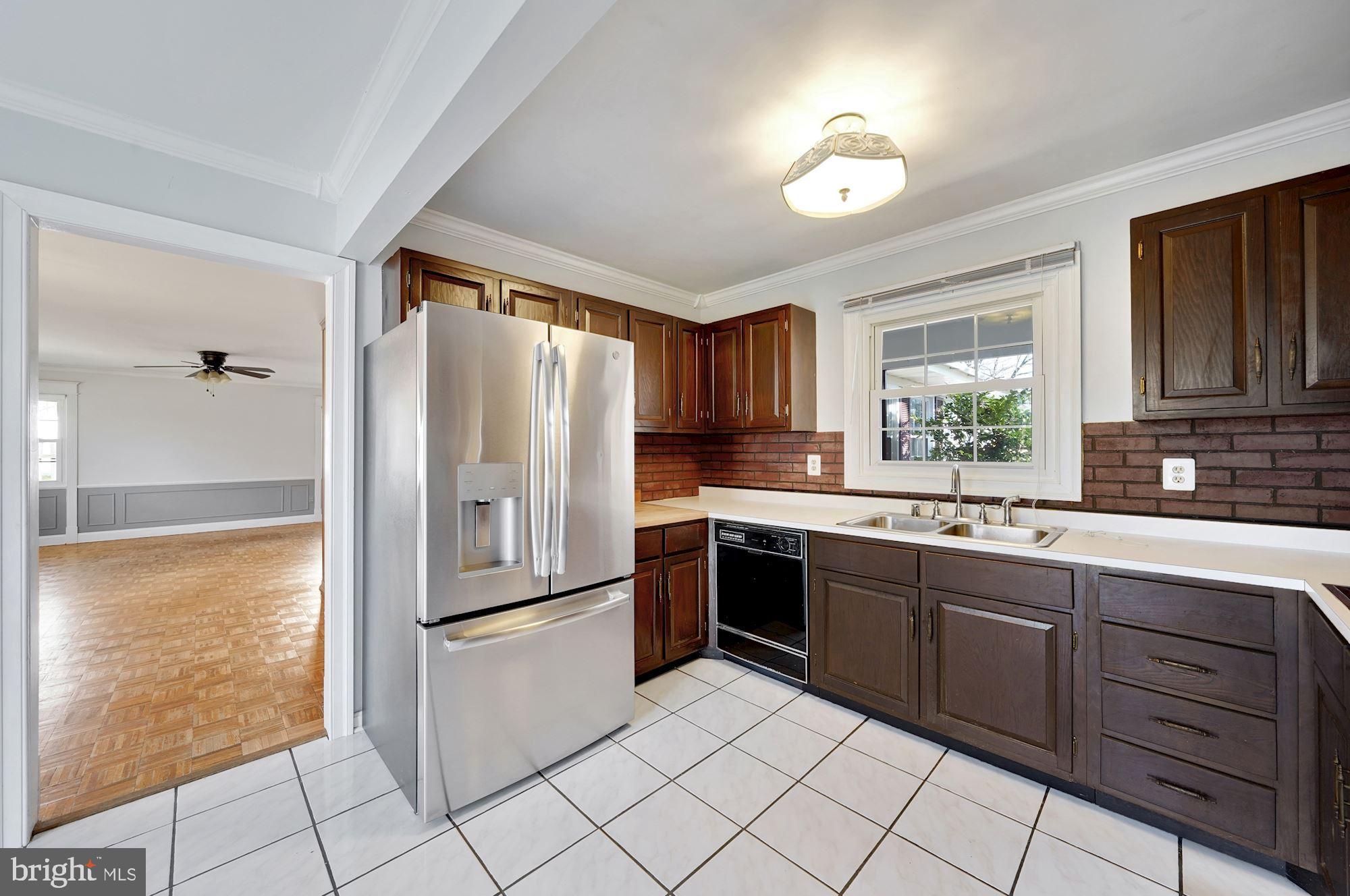 4102 PLAZA LANE