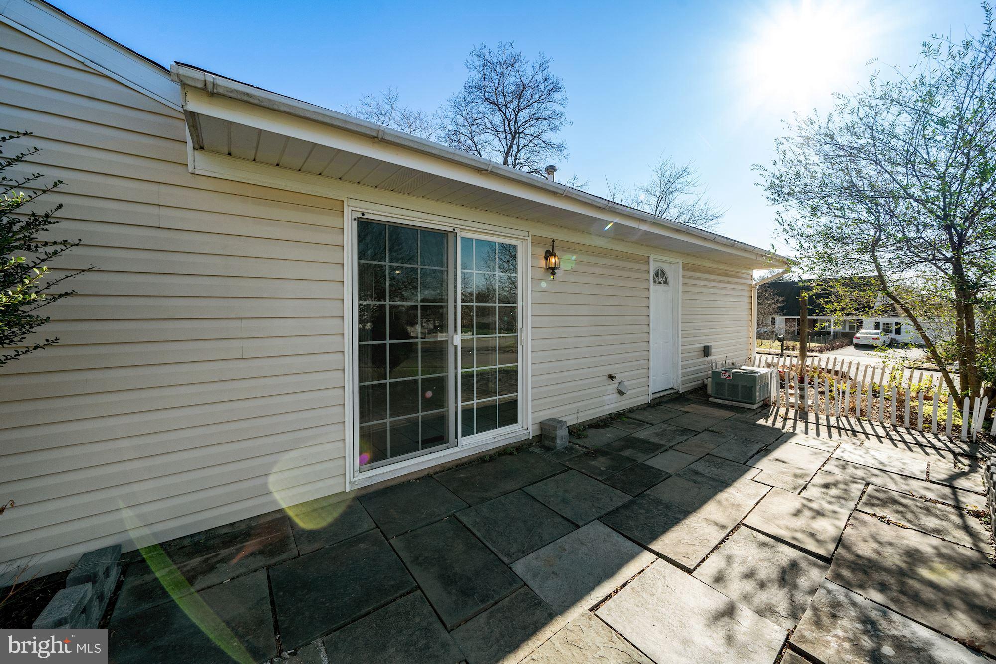 4102 PLAZA LANE