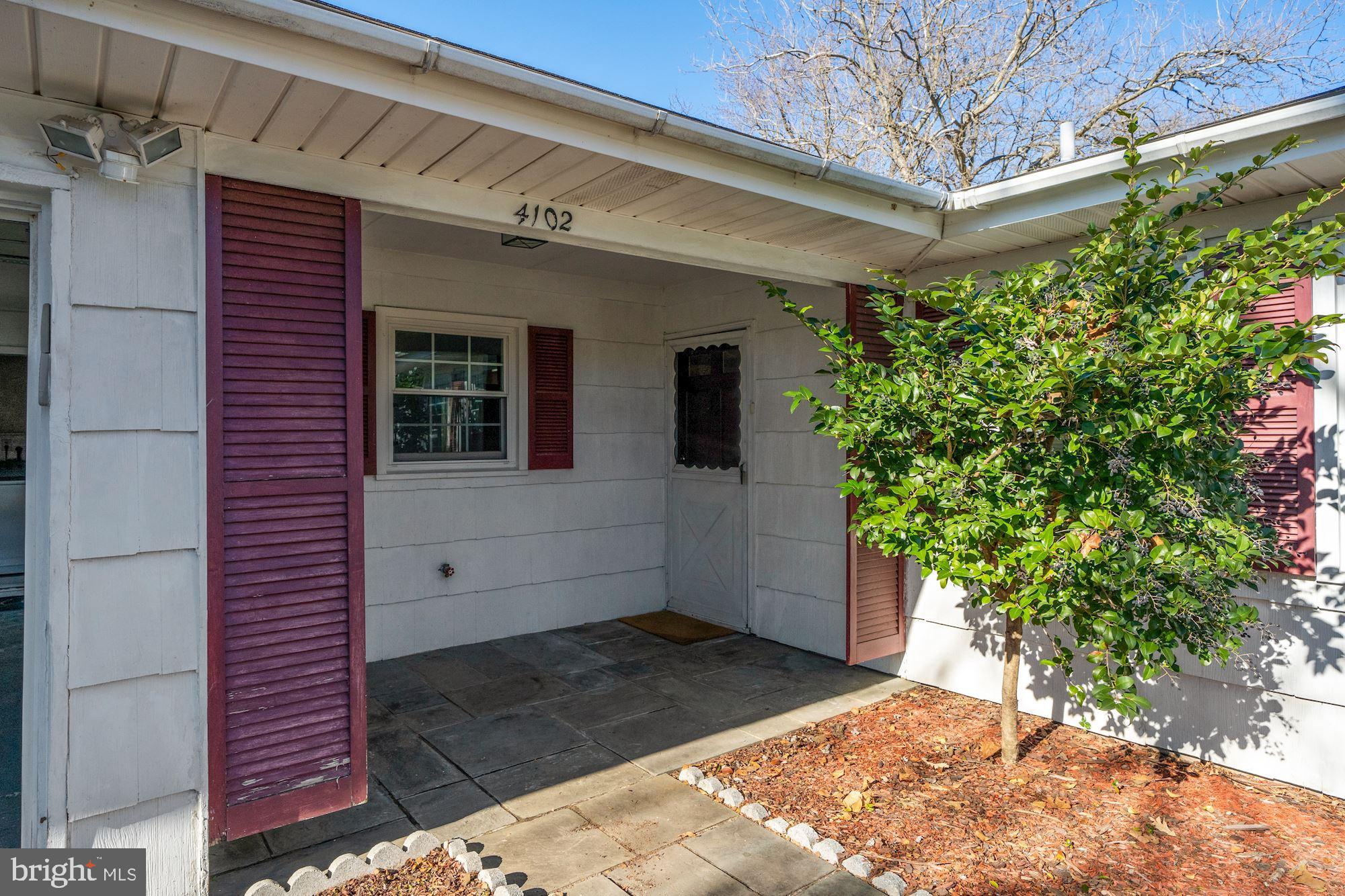 4102 PLAZA LANE