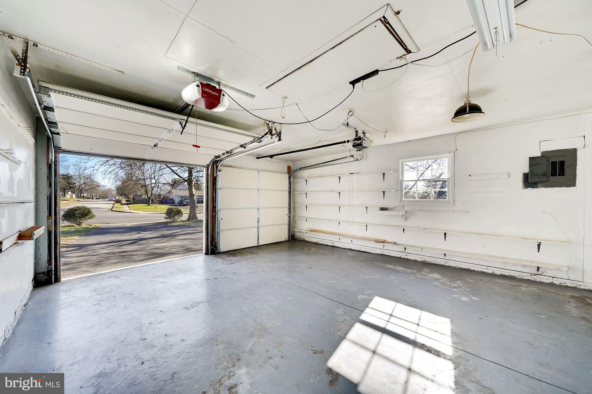 4102 PLAZA LANE