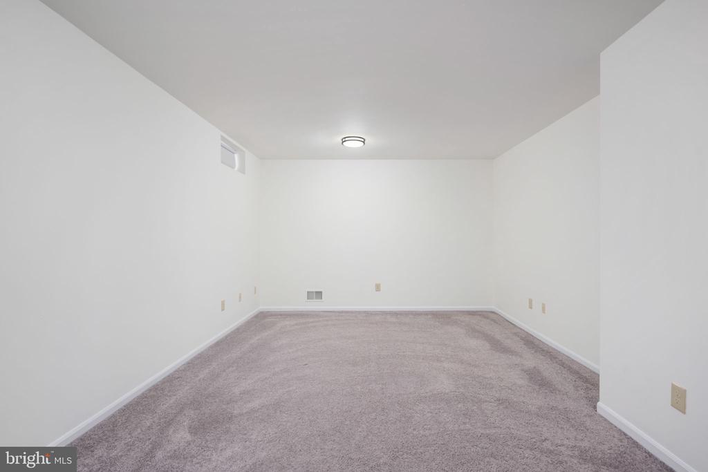6509 CASTINE LANE