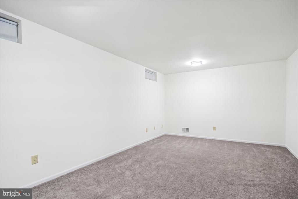 6509 CASTINE LANE