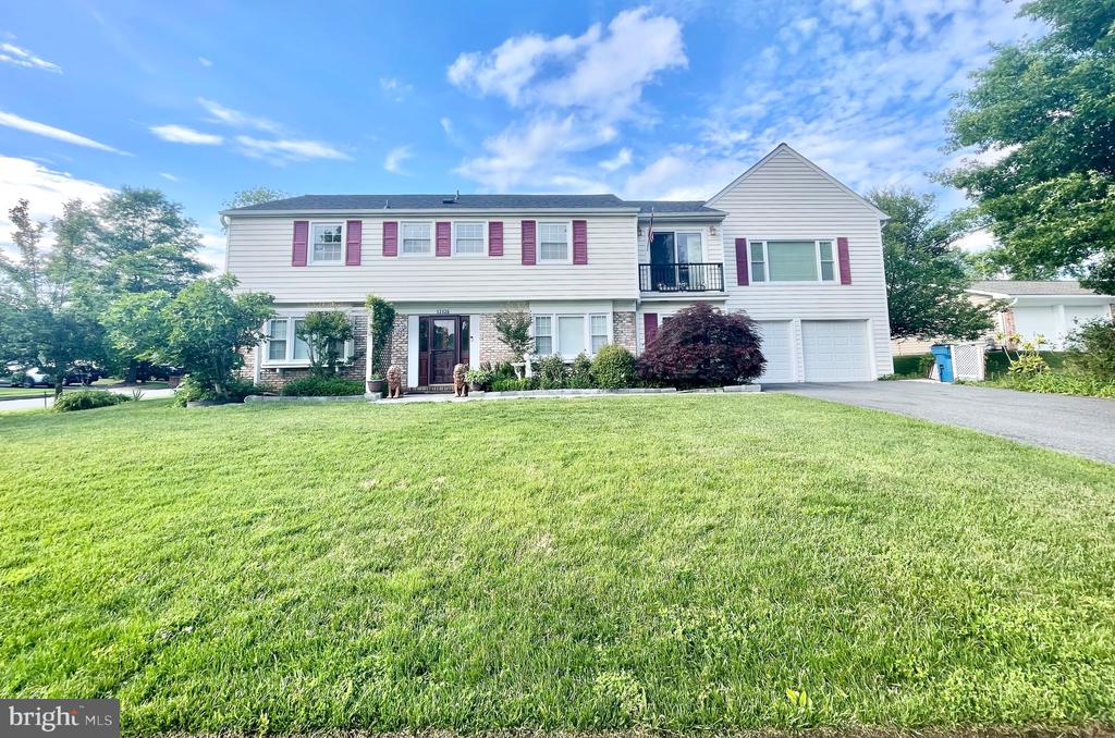 13126 PEBBLE LANE