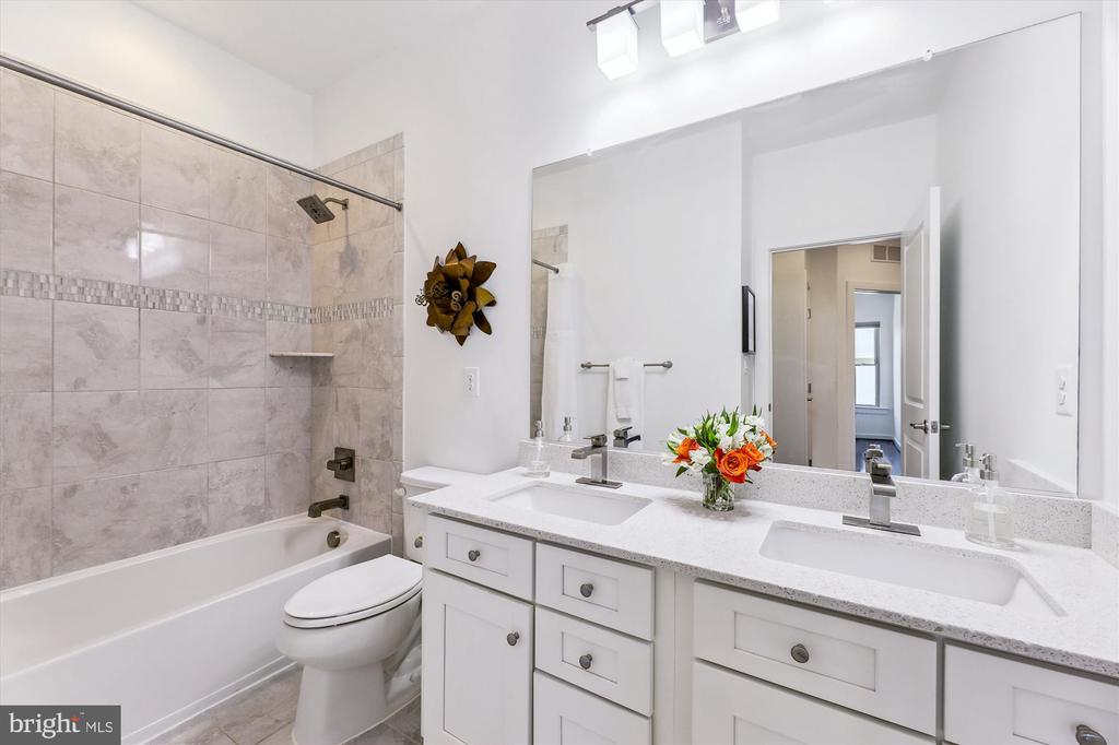 7228 MAGPIE LANE