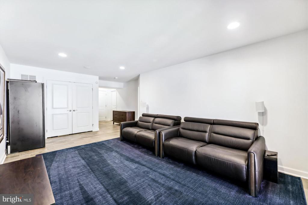 7228 MAGPIE LANE