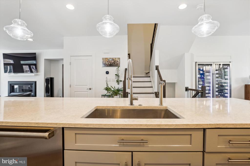 7228 MAGPIE LANE