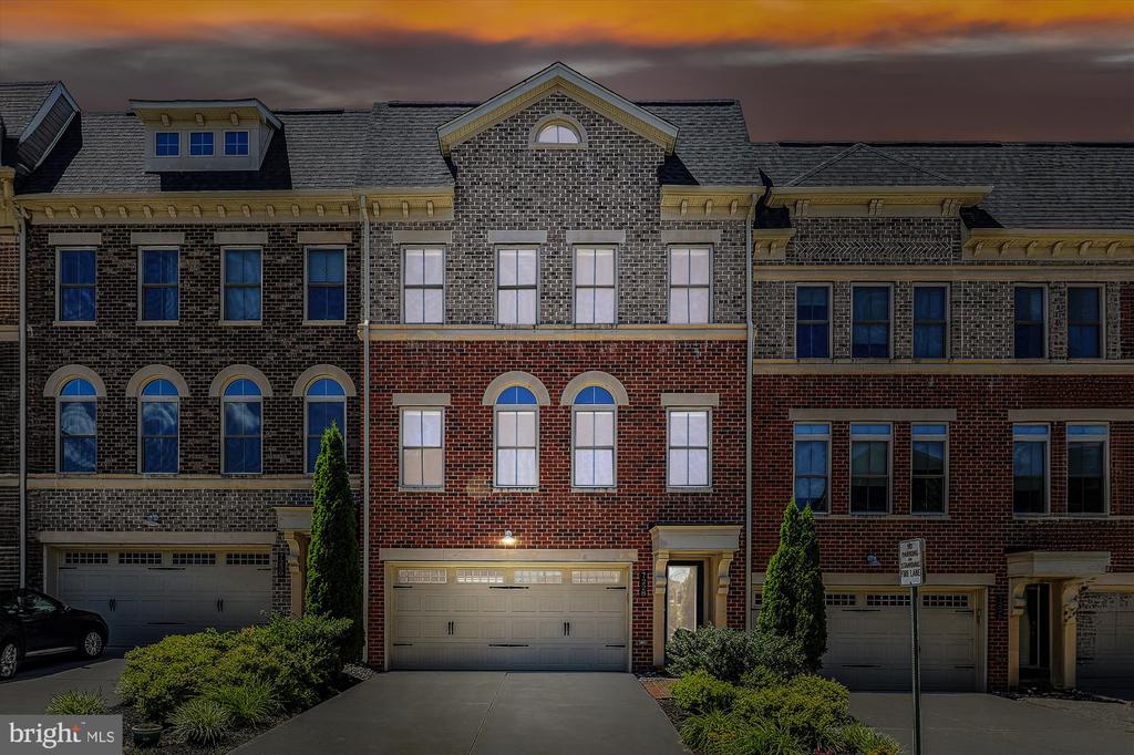 7228 MAGPIE LANE