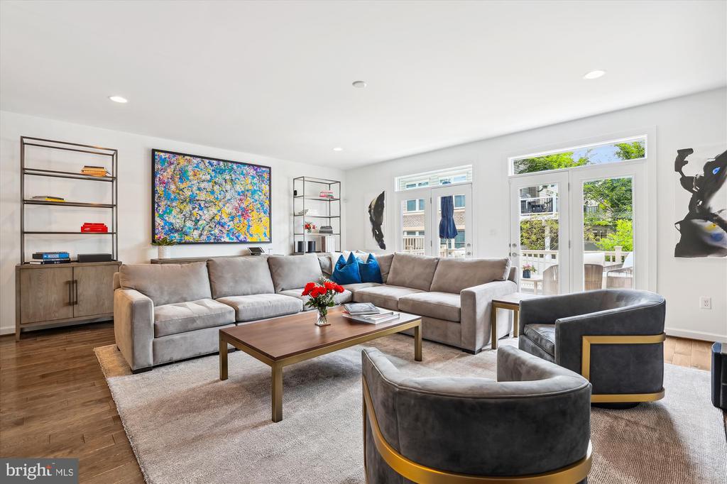 7228 MAGPIE LANE