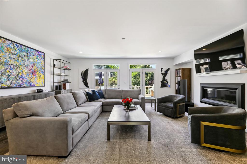 7228 MAGPIE LANE