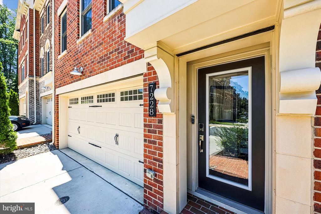 7228 MAGPIE LANE