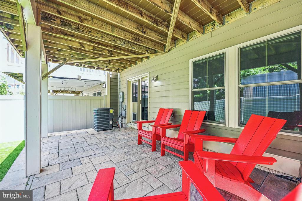 7228 MAGPIE LANE