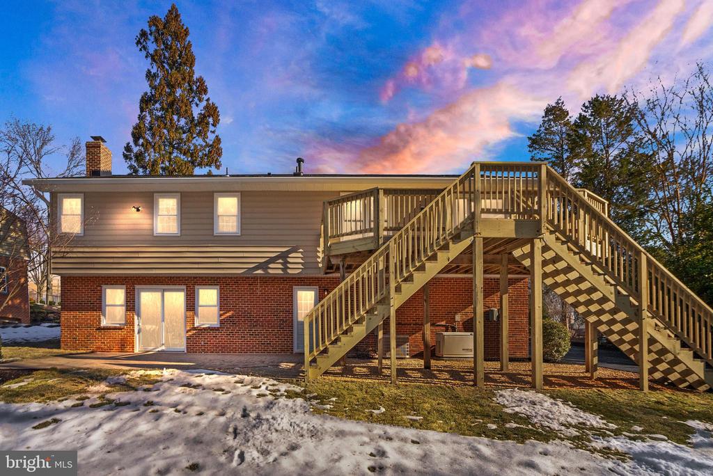 1720 FOX RUN COURT