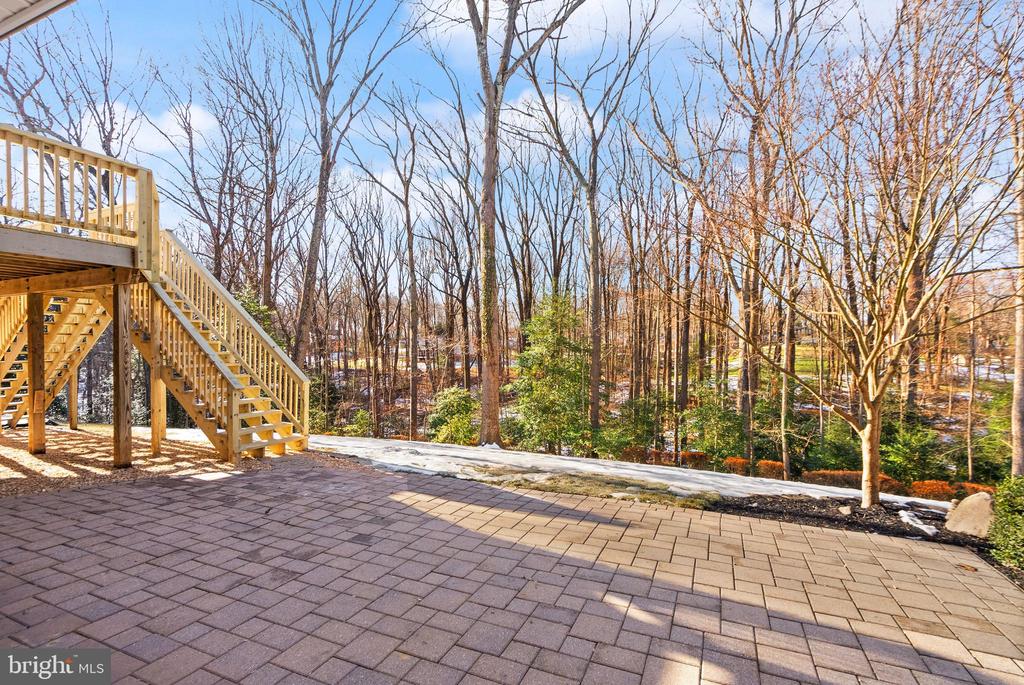 1720 FOX RUN COURT