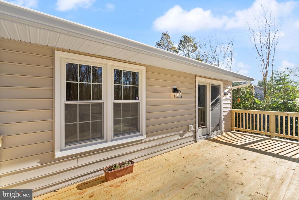 1720 FOX RUN COURT