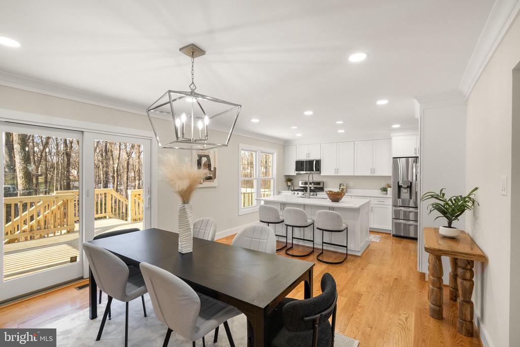1720 FOX RUN COURT