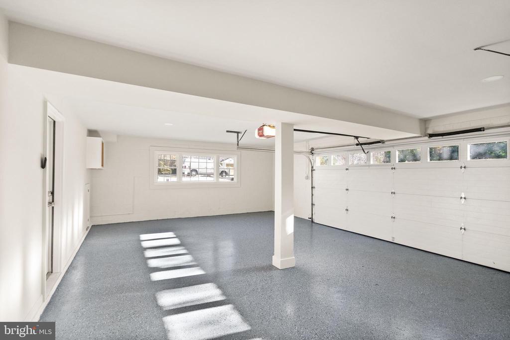 1720 FOX RUN COURT