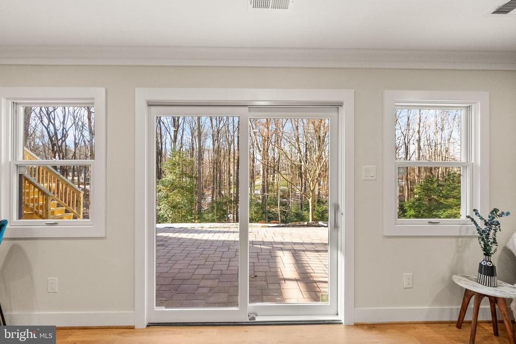 1720 FOX RUN COURT