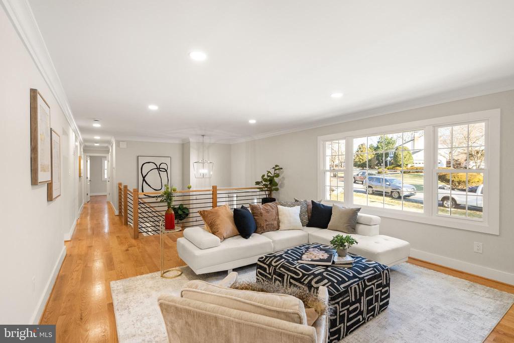 1720 FOX RUN COURT