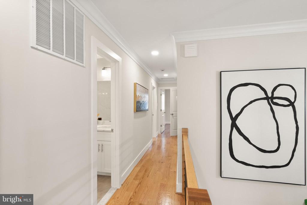 1720 FOX RUN COURT