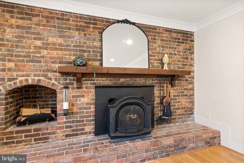 1720 FOX RUN COURT