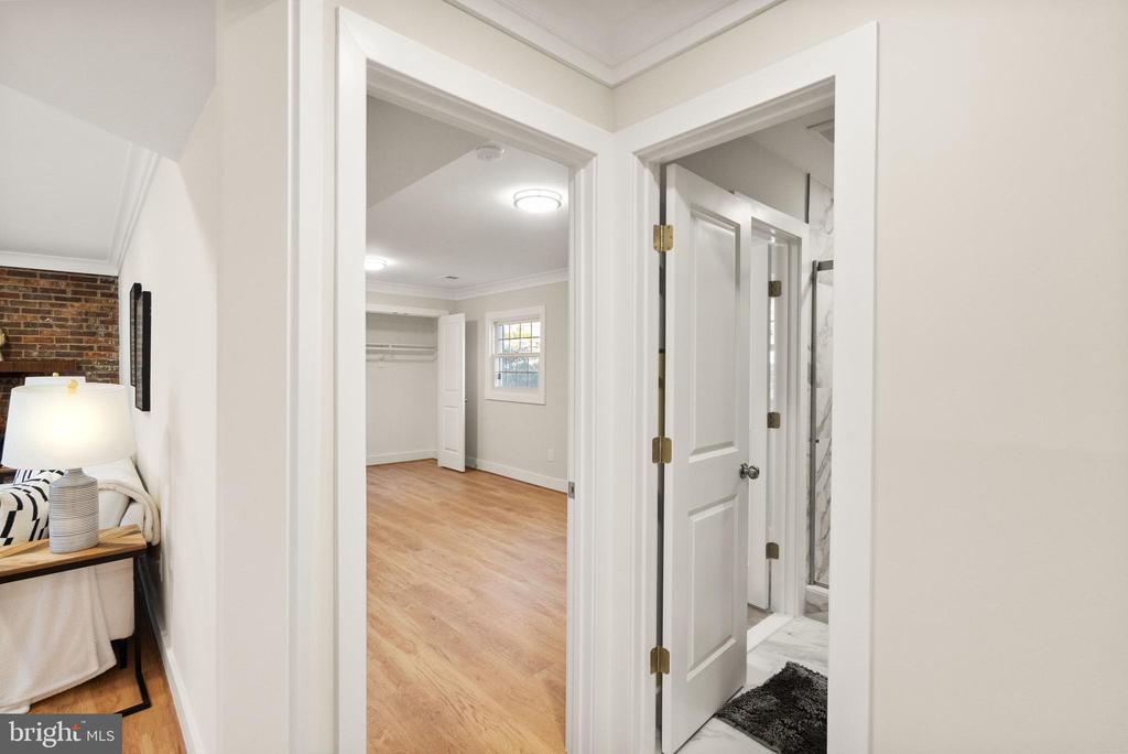 1720 FOX RUN COURT