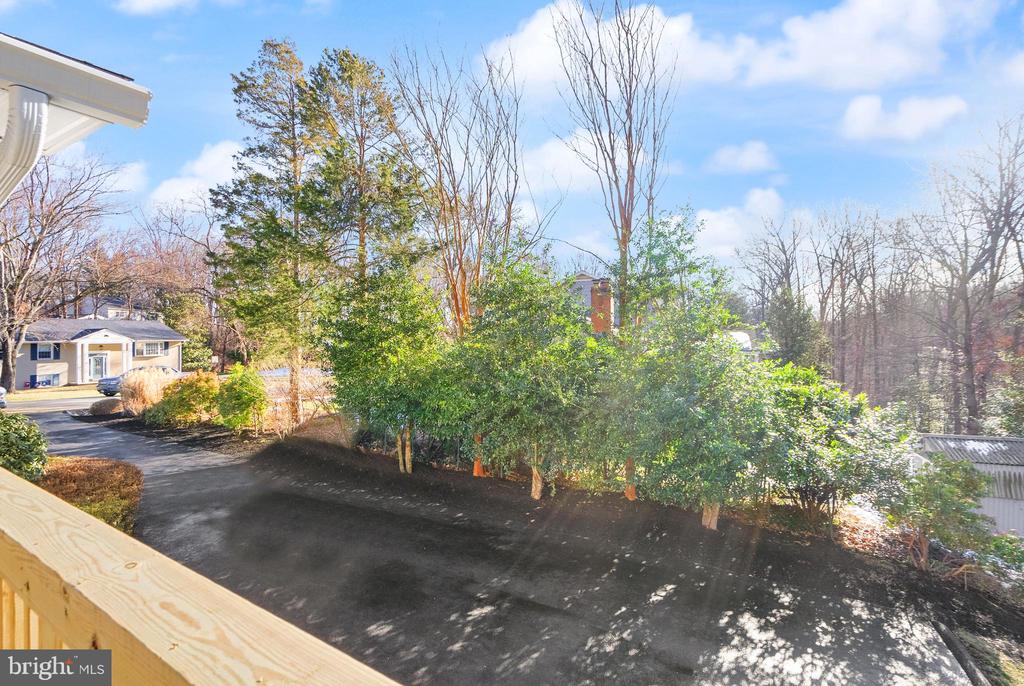 1720 FOX RUN COURT