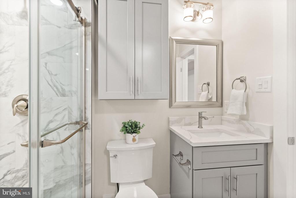 1720 FOX RUN COURT