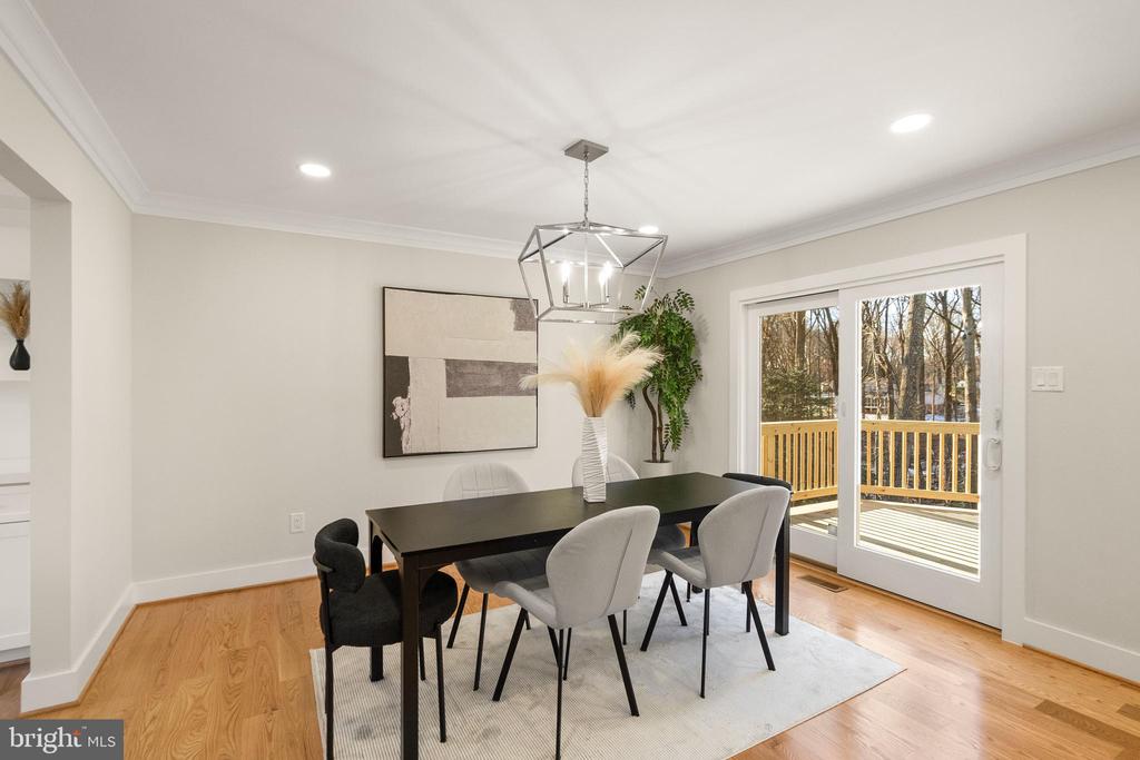 1720 FOX RUN COURT