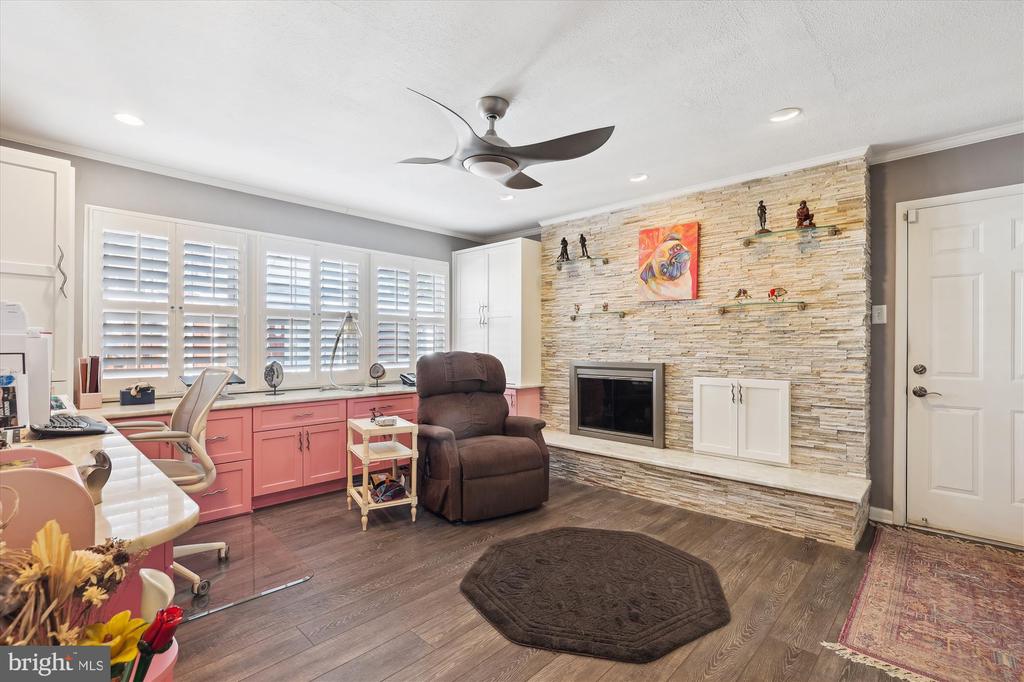4212 MAJESTIC LANE
