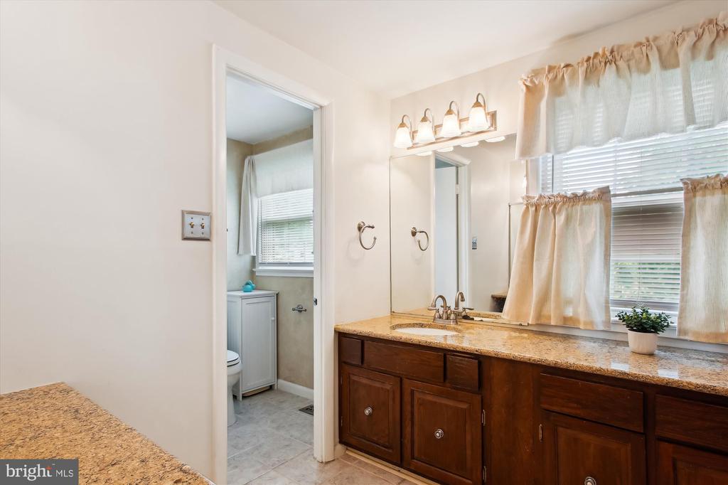 4129 MEADOW HILL LANE
