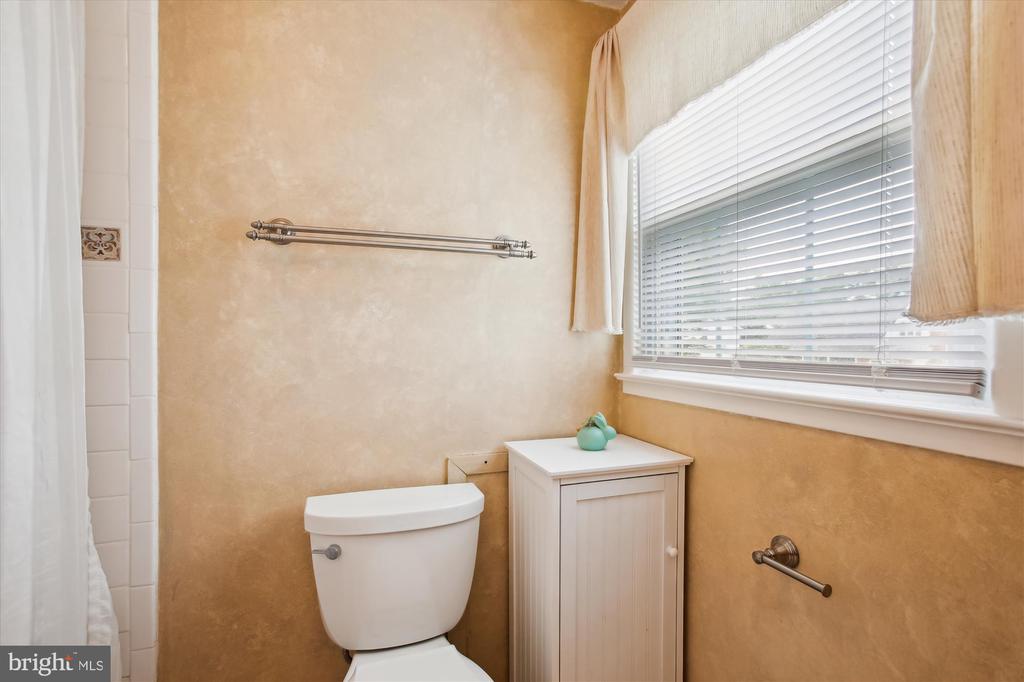 4129 MEADOW HILL LANE