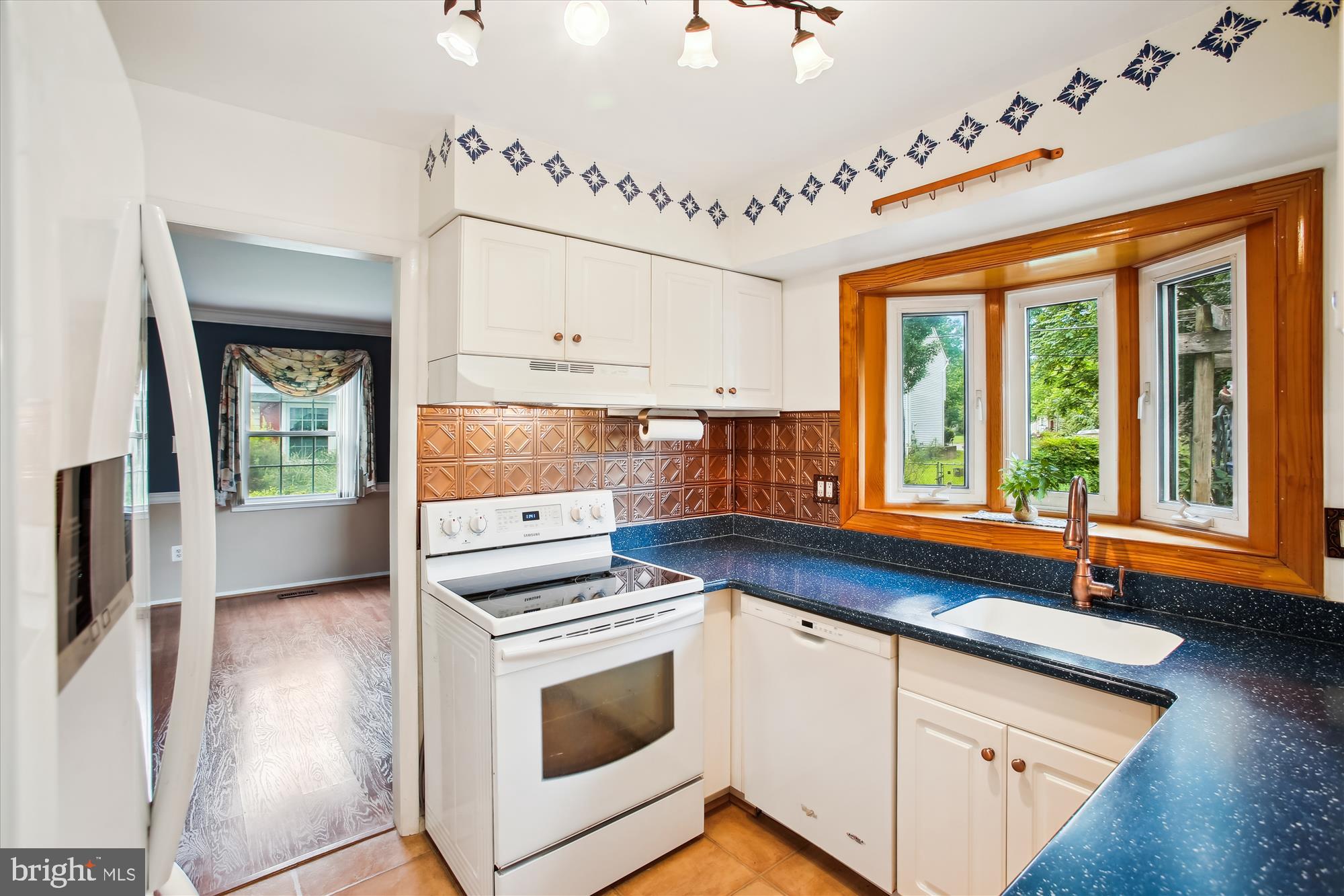 4129 MEADOW HILL LANE