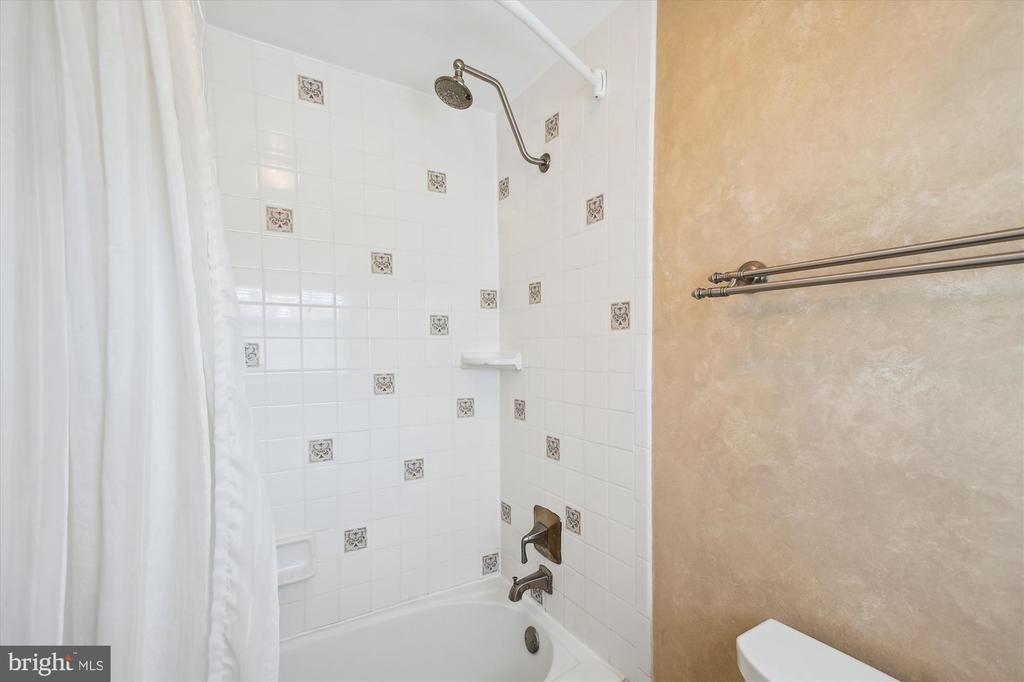 4129 MEADOW HILL LANE