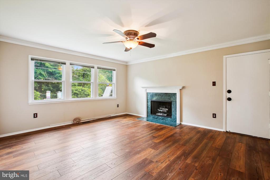 4129 MEADOW HILL LANE